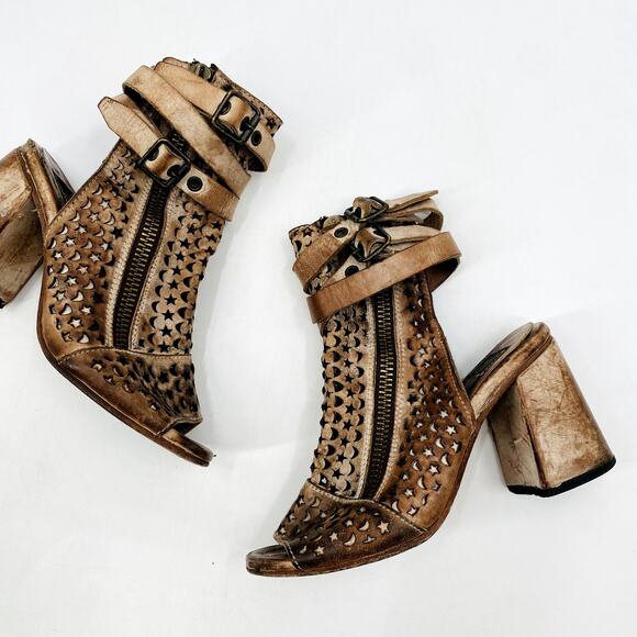 Freebird Theresa tan distressed Leather Heels - Picture 1 of 7